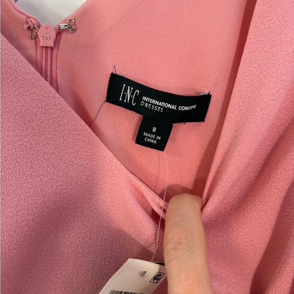 INC International Concepts Barbie Pink V-Neck Jumpsuit Tie Waist size 8 women’s - Picture 5 of 8